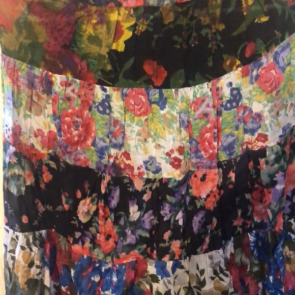 Takeaway Skirt - Picture 4 of 5